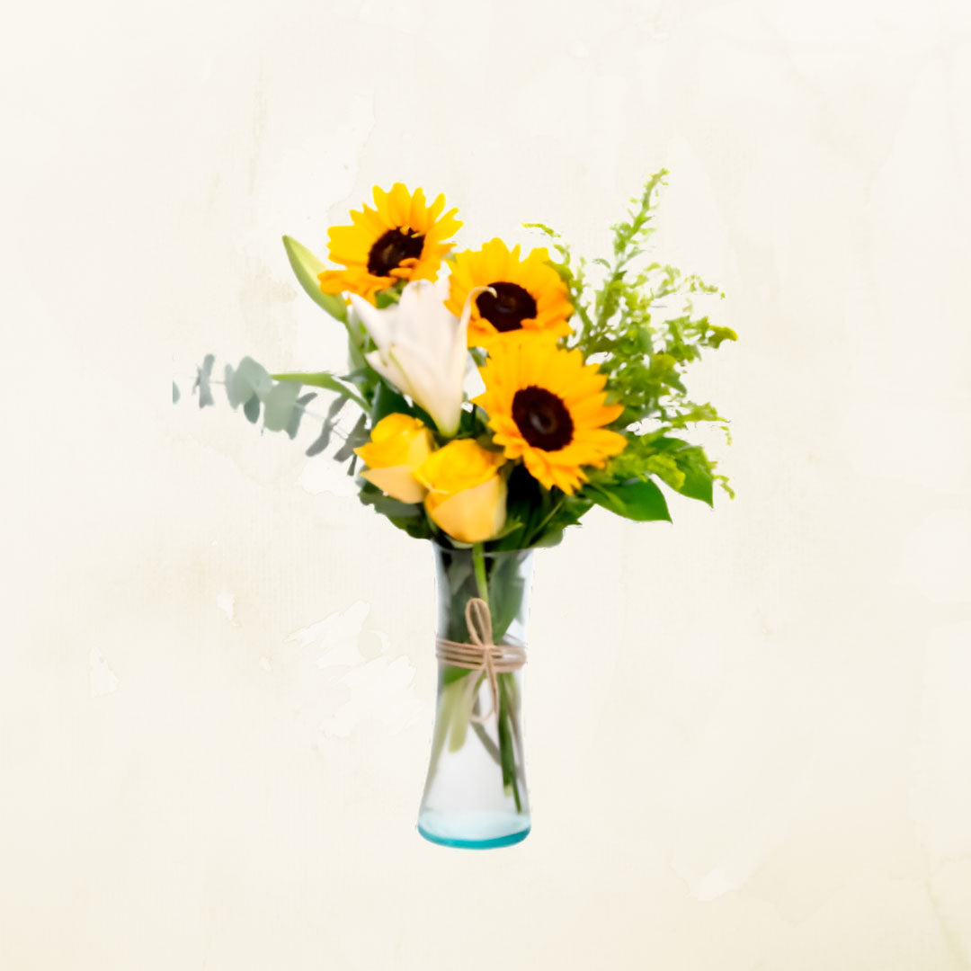 Florero de 3 Girasoles y 2 Rosas Amarillas