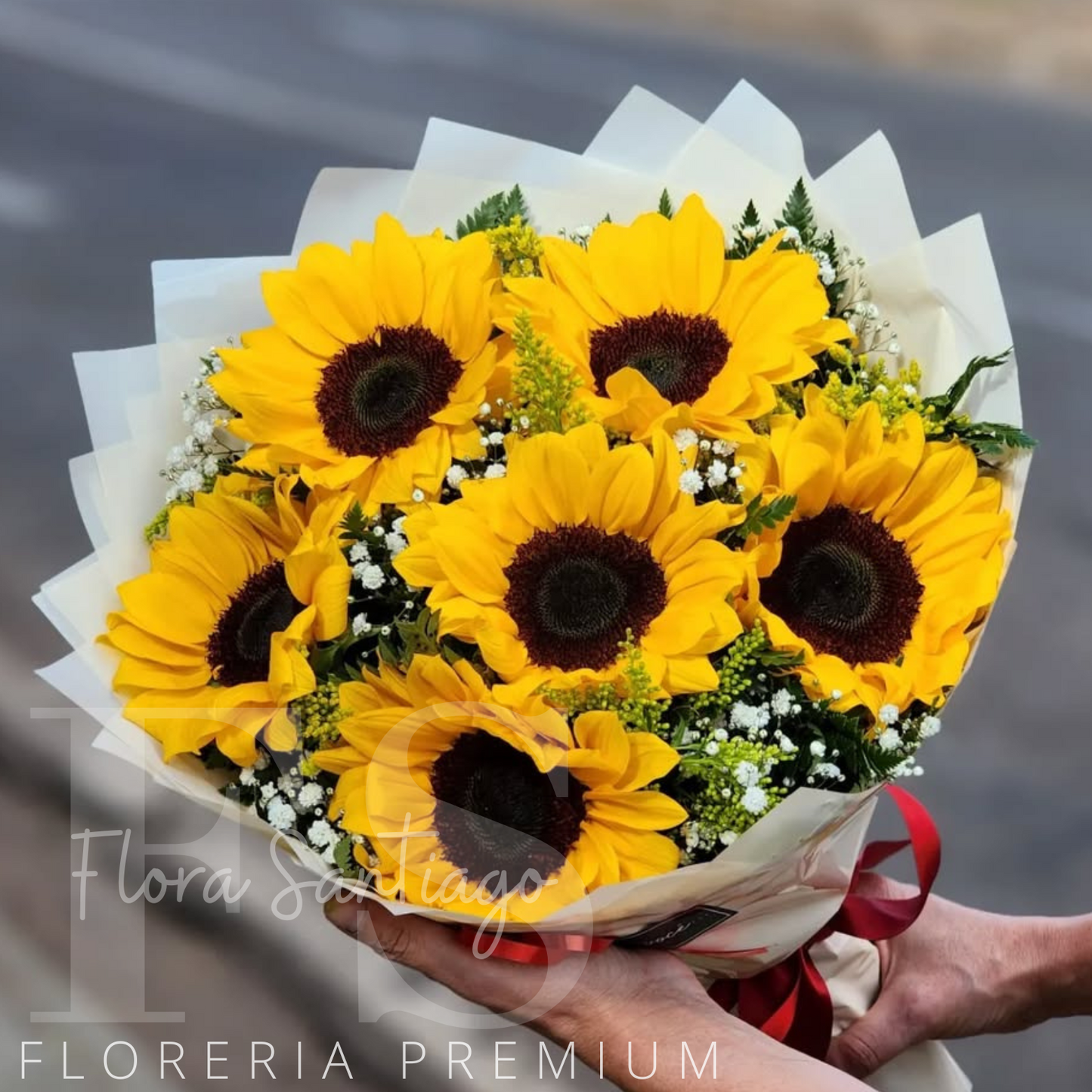 Ramo de 6 girasoles envueltos en papel para regalo