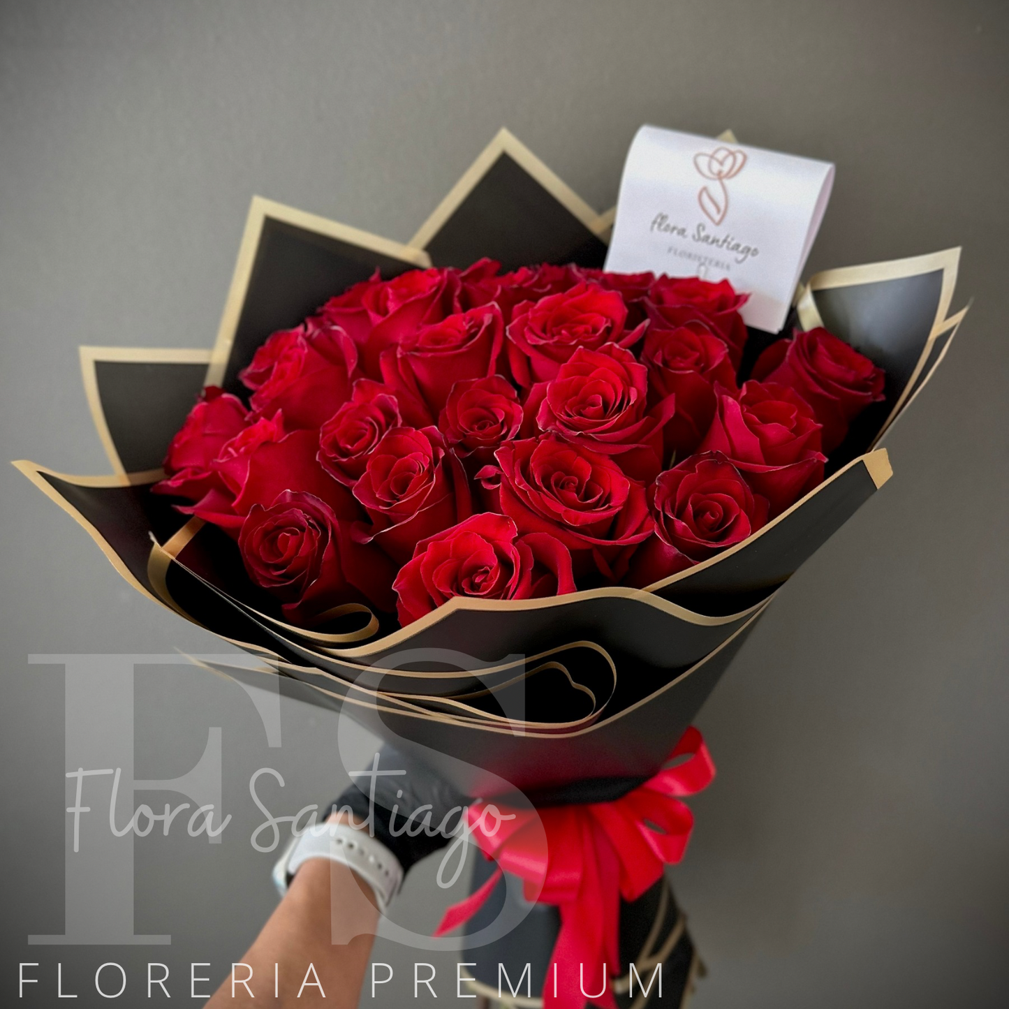 Bouquet de 24 rosas rojas importadas