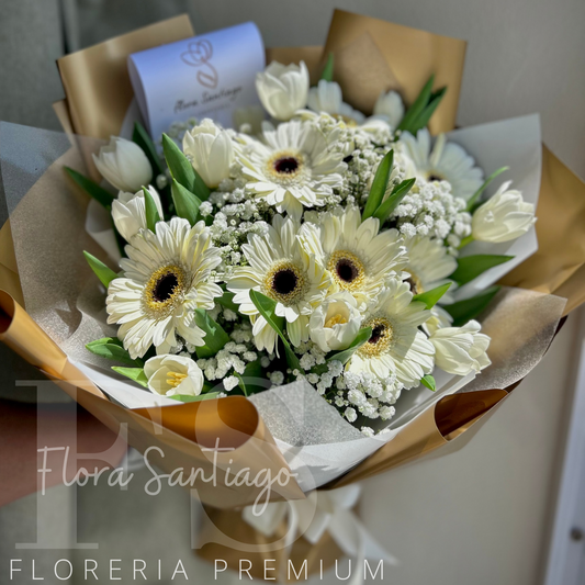 Tulipanes y gerberas envueltas para regalo