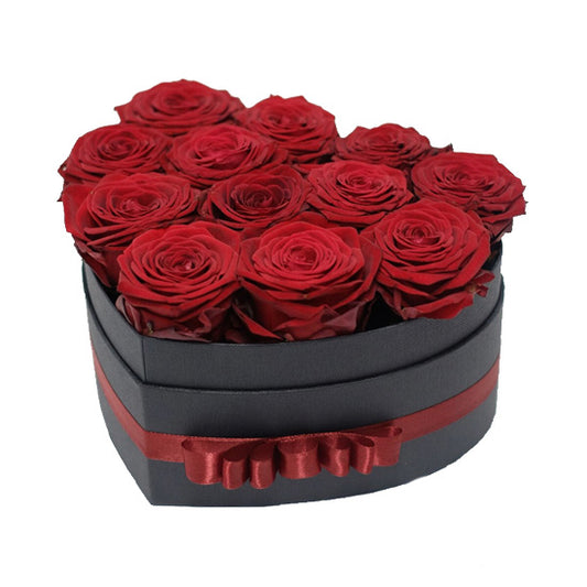 BOX CORAZON DE 12 ROSAS IMPORTADAS