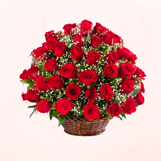 Arrimo de lujo con 50 Rosas Rojas Importadas