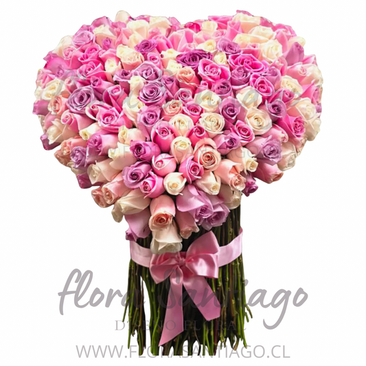 Arreglo corazón con 100 Rosas de colores, blancas, rosadas y lilas