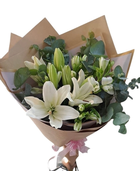 Lindo Ramo 5 varas de liliums blanco