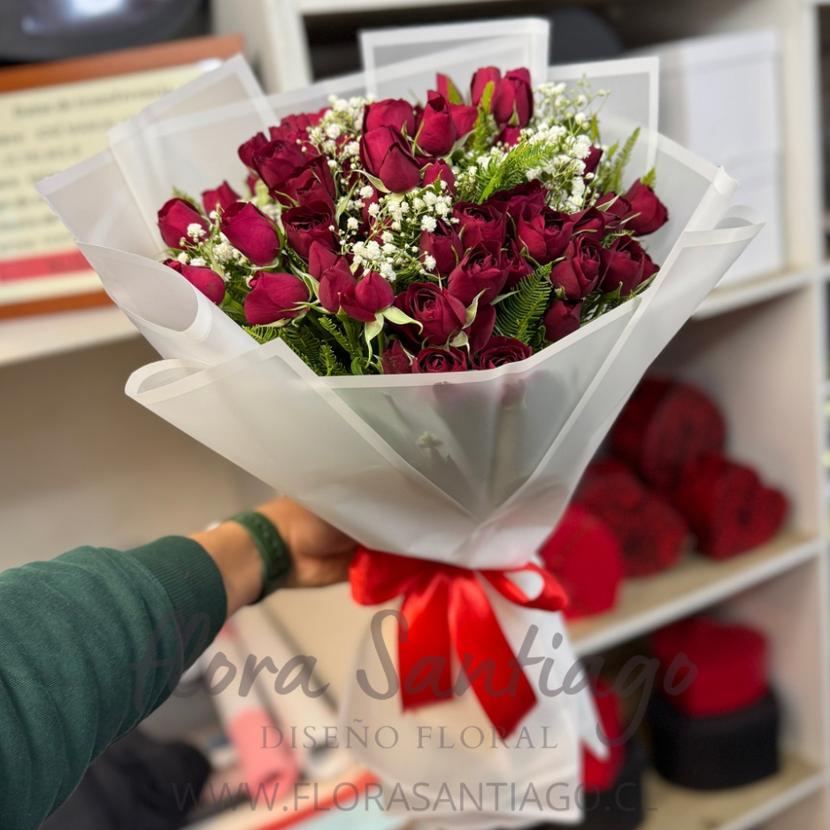 Ramo de mini rosas rojas con 10 varas