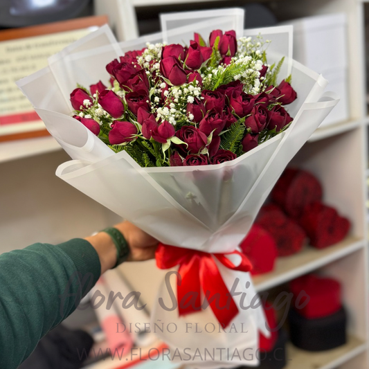 Ramo de mini rosas rojas con 10 varas