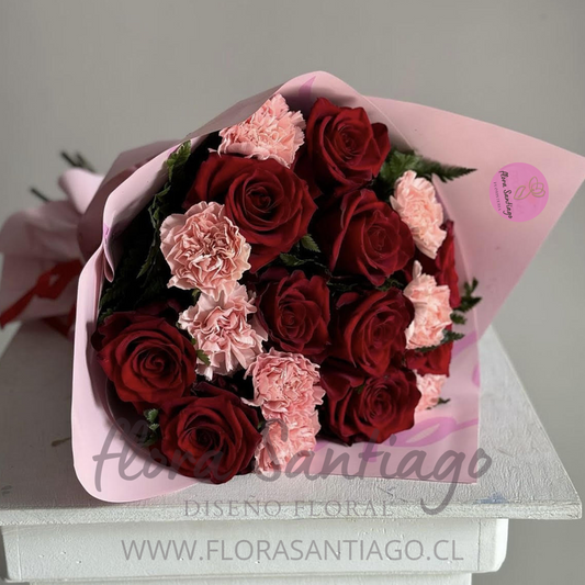 Ramo de 12 rosas rojas y 10 claveles rosados