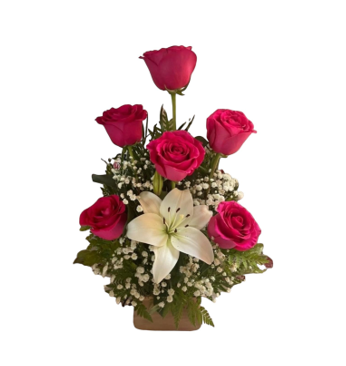 ARREGLO DE 6 ROSAS FUCSIAS Y LILIUM